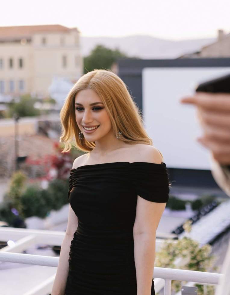 ΑΝΤΡΙΑ ΤΟΛΛΑ